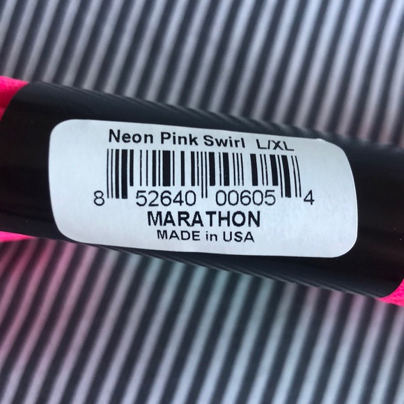 Pro Compression Marathon socks in Neon Pink Swirl. Size Unisex L/XL. - Picture 3 of 3